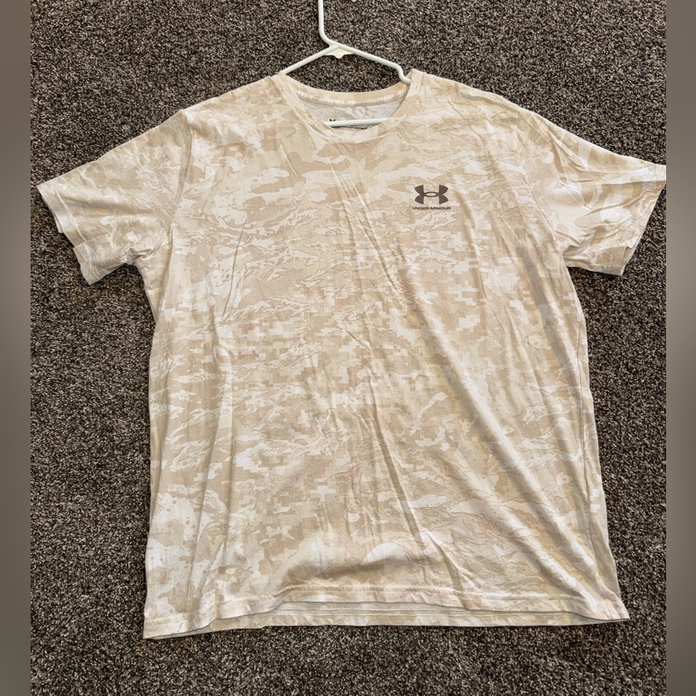 Men’s 2XL Under Armour T-Shirt